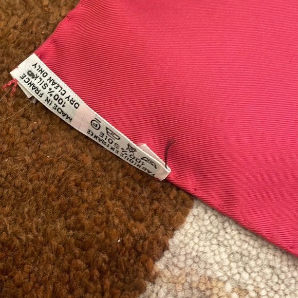 NIB Hermes Hommage a Charles Garnier scarf - Picture 7 of 11